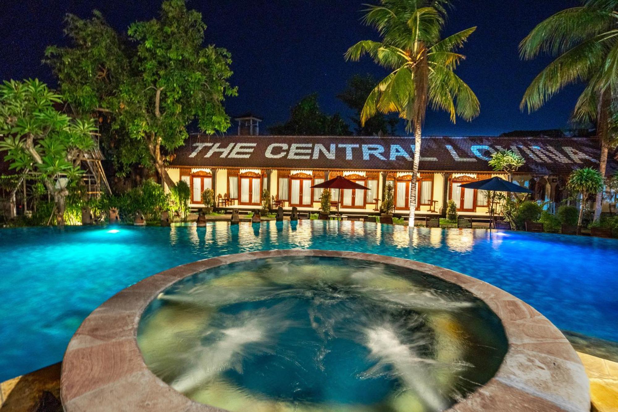 The Central Lovina Hotel & Restaurant Екстериор снимка